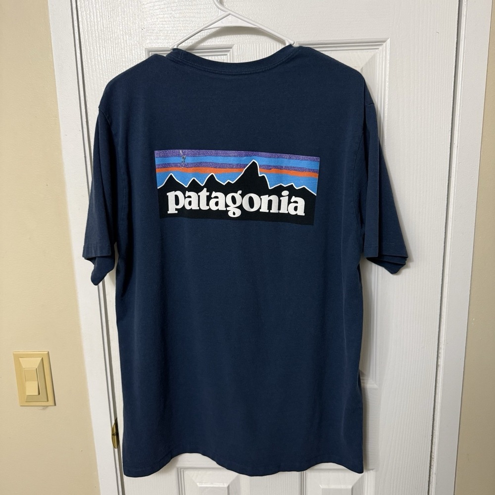 Patagonia P-6 Logo Responsibili-Tee Navy Blue T-Shirt Regular Fit Size Large